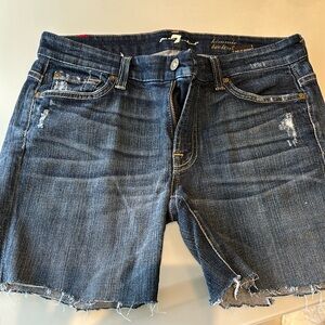 7 for all manning Jean shorts. Like new. Size 28. Distressed